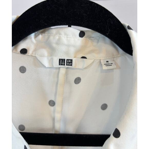 Uniqlo White Black Polka Dot Blouse M Short Sleeve Button Front Career Top - Picture 2 of 8